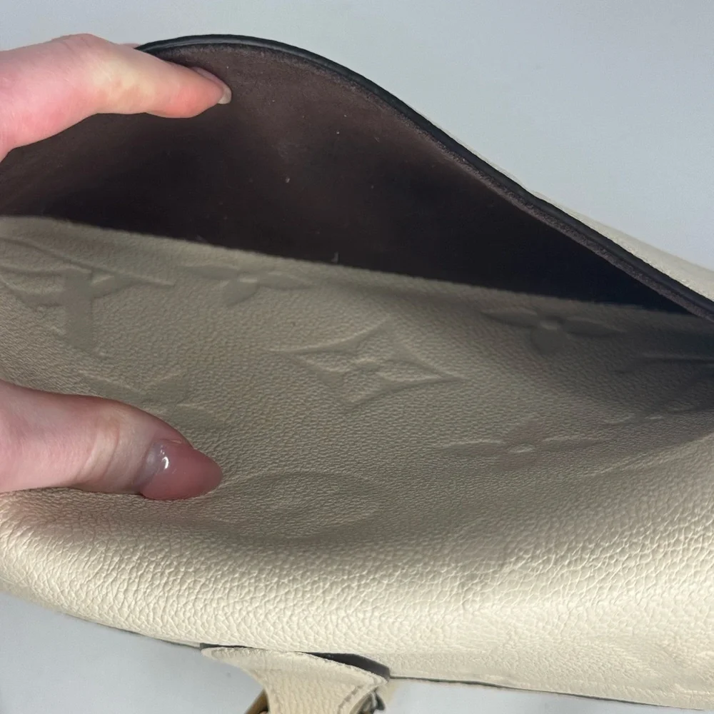 Louis Vuitton Diane Cream Empriente Monogram - Picture 9 of 16